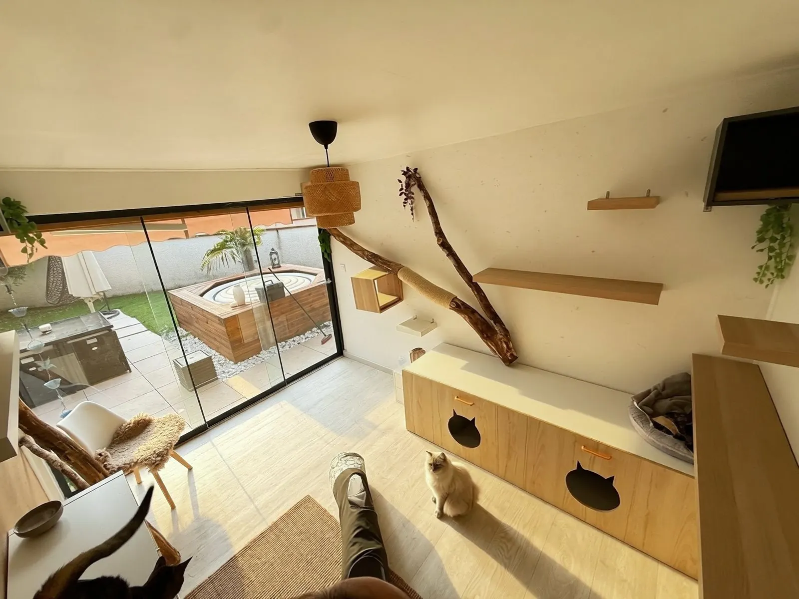 Le chalet La Daurade, ses branches et ses cubes en hauteur
